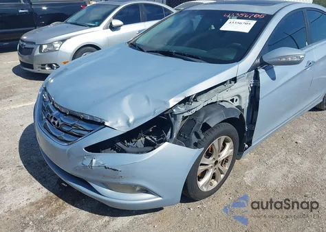 2011 Hyundai Sonata Limited z USA, uszkodzony, nr VIN 5NPEC4AC3BH147657
